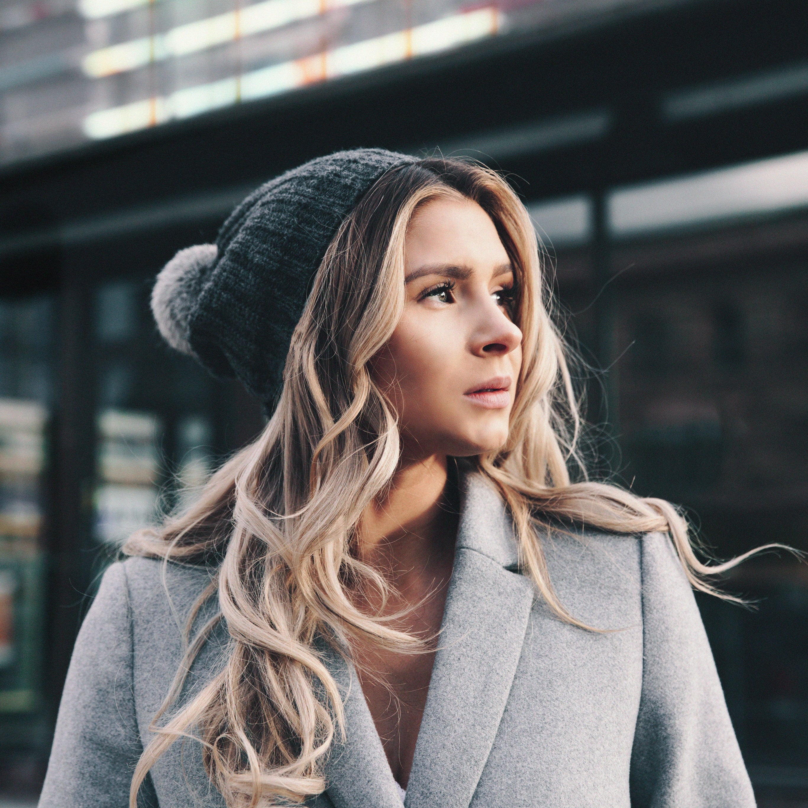 files/business-woman-with-wool-hat.jpg